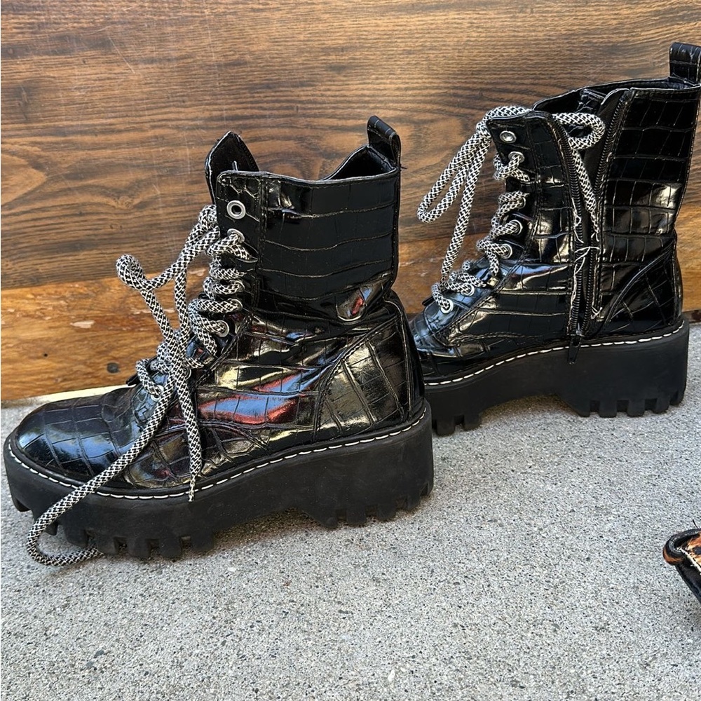 Zara boots 5 

$40 each